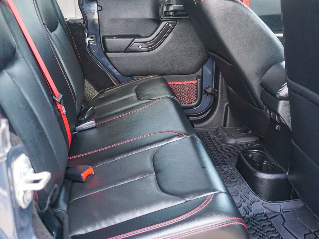 Used 2018 Jeep Wrangler Unlimited Rubicon AWD/4WD image 14