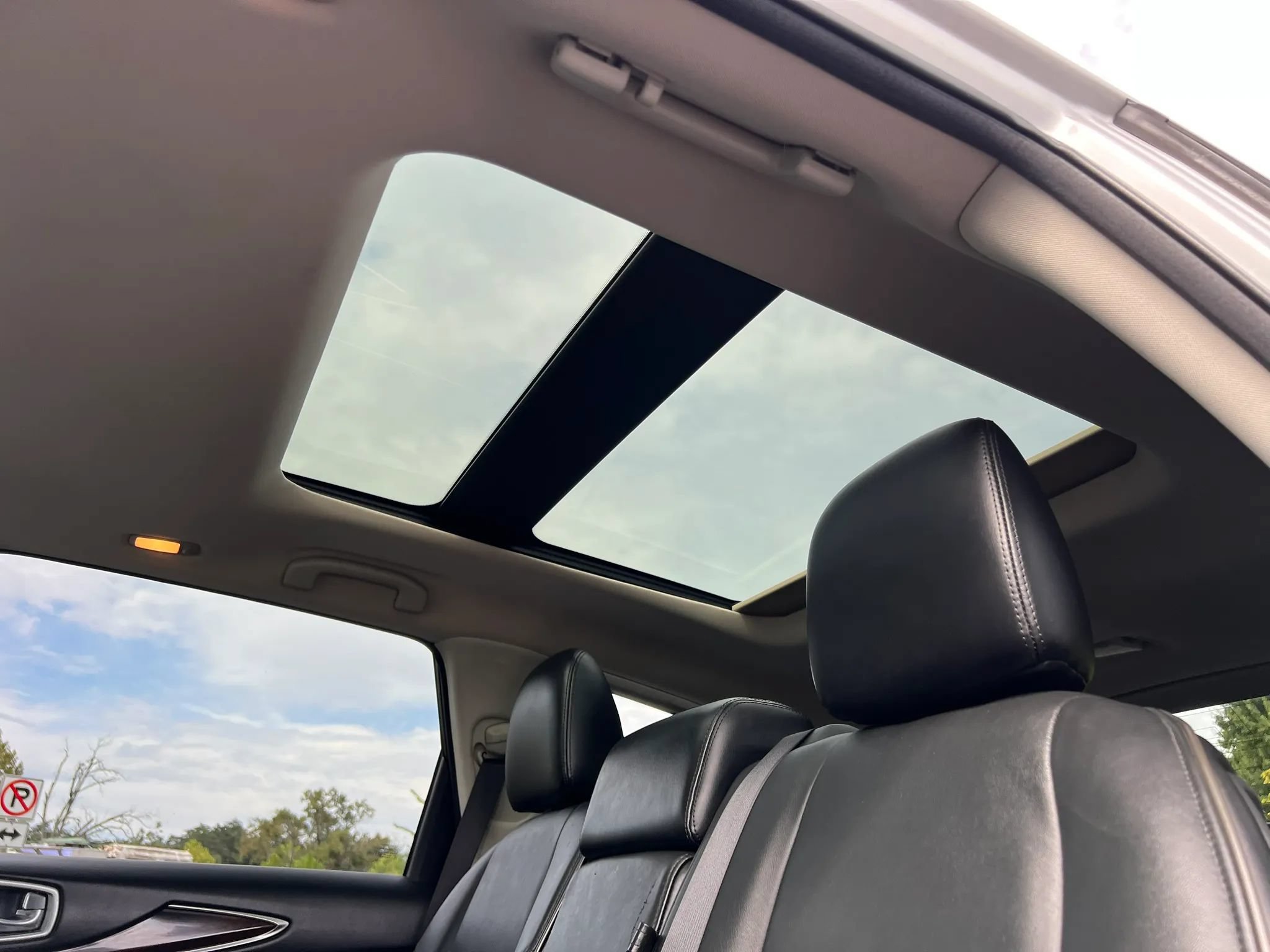 Used 2013 INFINITI JX35 AWD w/ Premium Pkg image 36