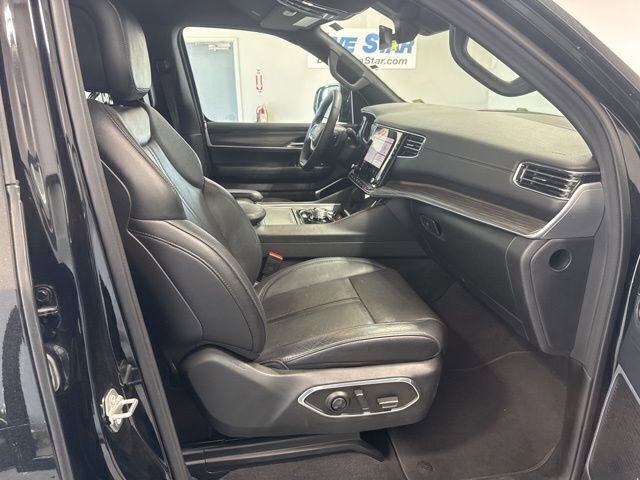 Used 2024 Jeep Wagoneer Series II w/ Flexible Seating Group image 21