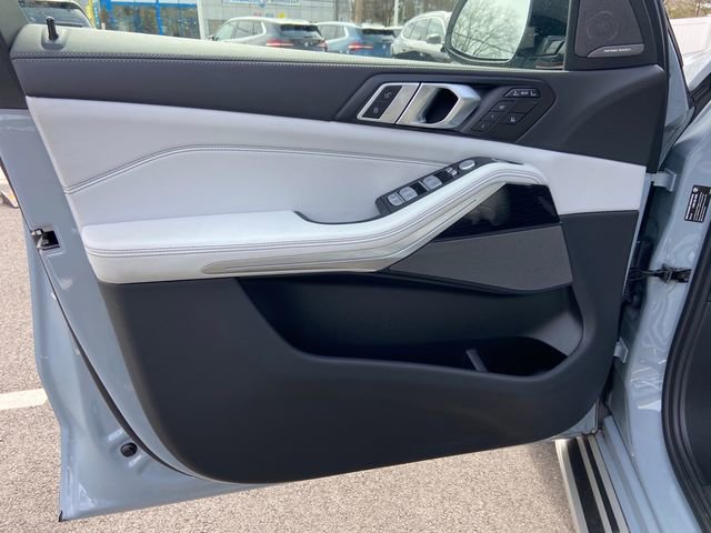 Certified 2023 BMW X7 xDrive40i w/ M Sport Package image 20