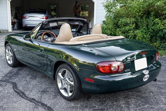Used 2001 MAZDA MX-5 Miata RWD image 6