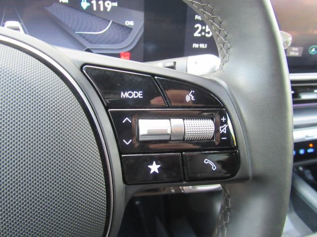 Used 2023 Hyundai Ioniq 6 Limited image 41