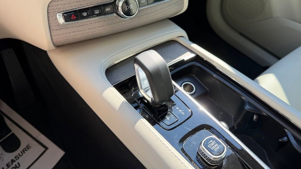 Used 2025 Volvo XC90 T8 Plus w/ Protection Package image 12