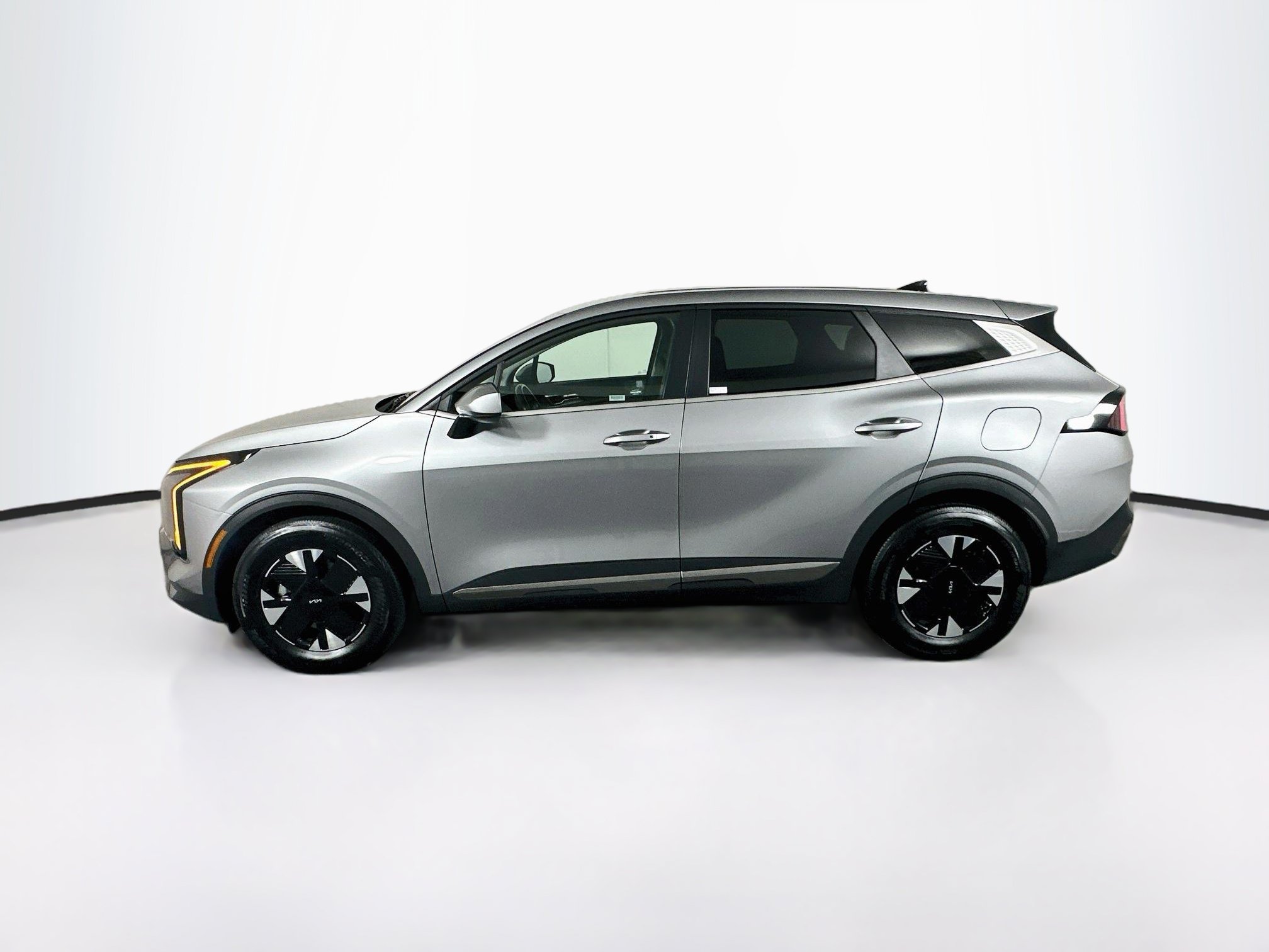 Used 2026 Kia Sportage LX FWD image 4