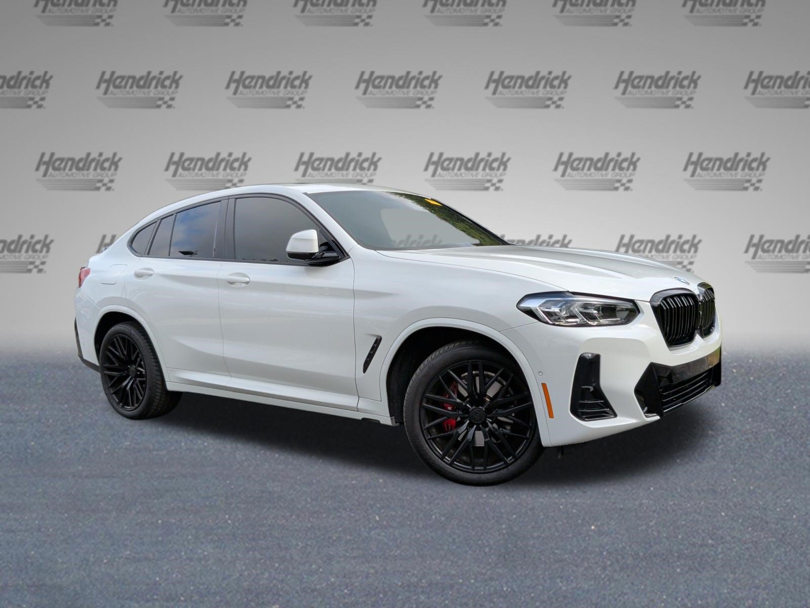 Used 2022 BMW X4 xDrive30i AWD/4WD image 2
