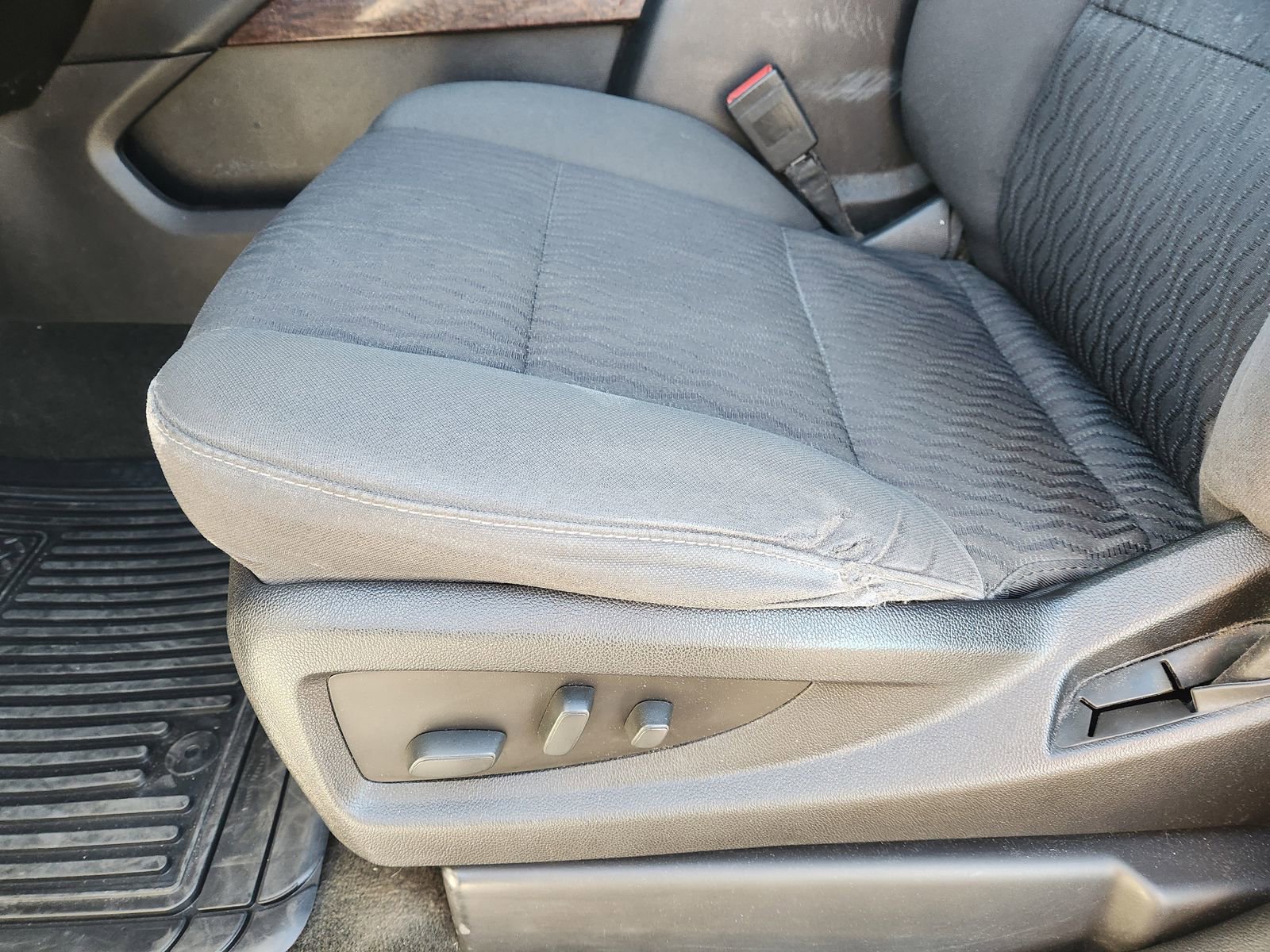 Used 2016 GMC Yukon SLE w/ Convenience Package image 27