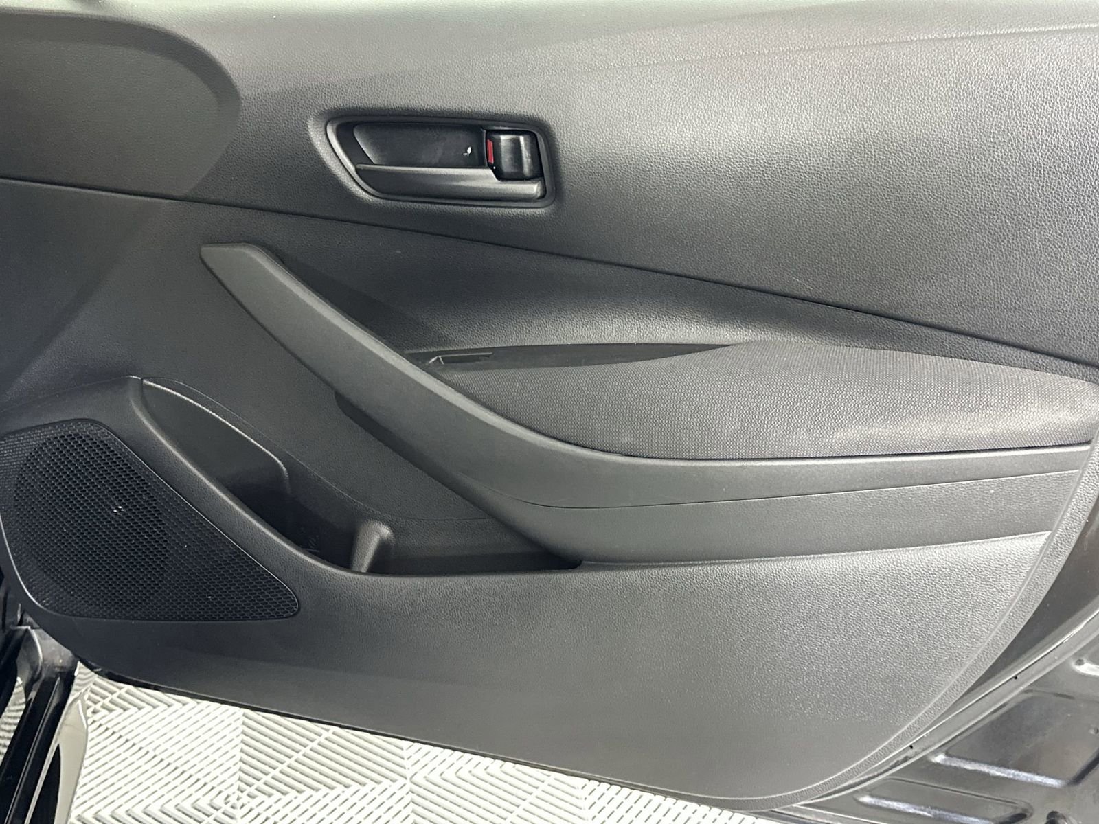 Used 2022 Toyota Corolla LE image 31