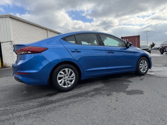 Used 2017 Hyundai Elantra SE image 7