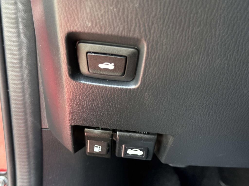 Used 2017 MAZDA MAZDA3 Sport FWD image 43