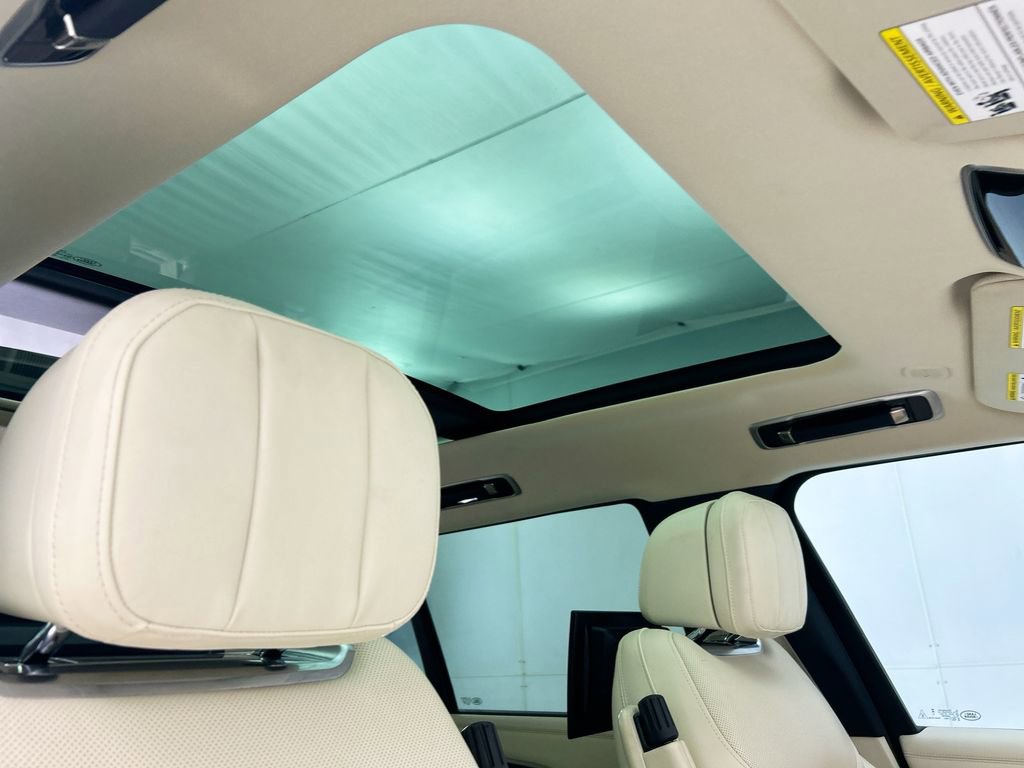 Certified 2023 Land Rover Range Rover Long Wheelbase SE AWD/4WD image 17