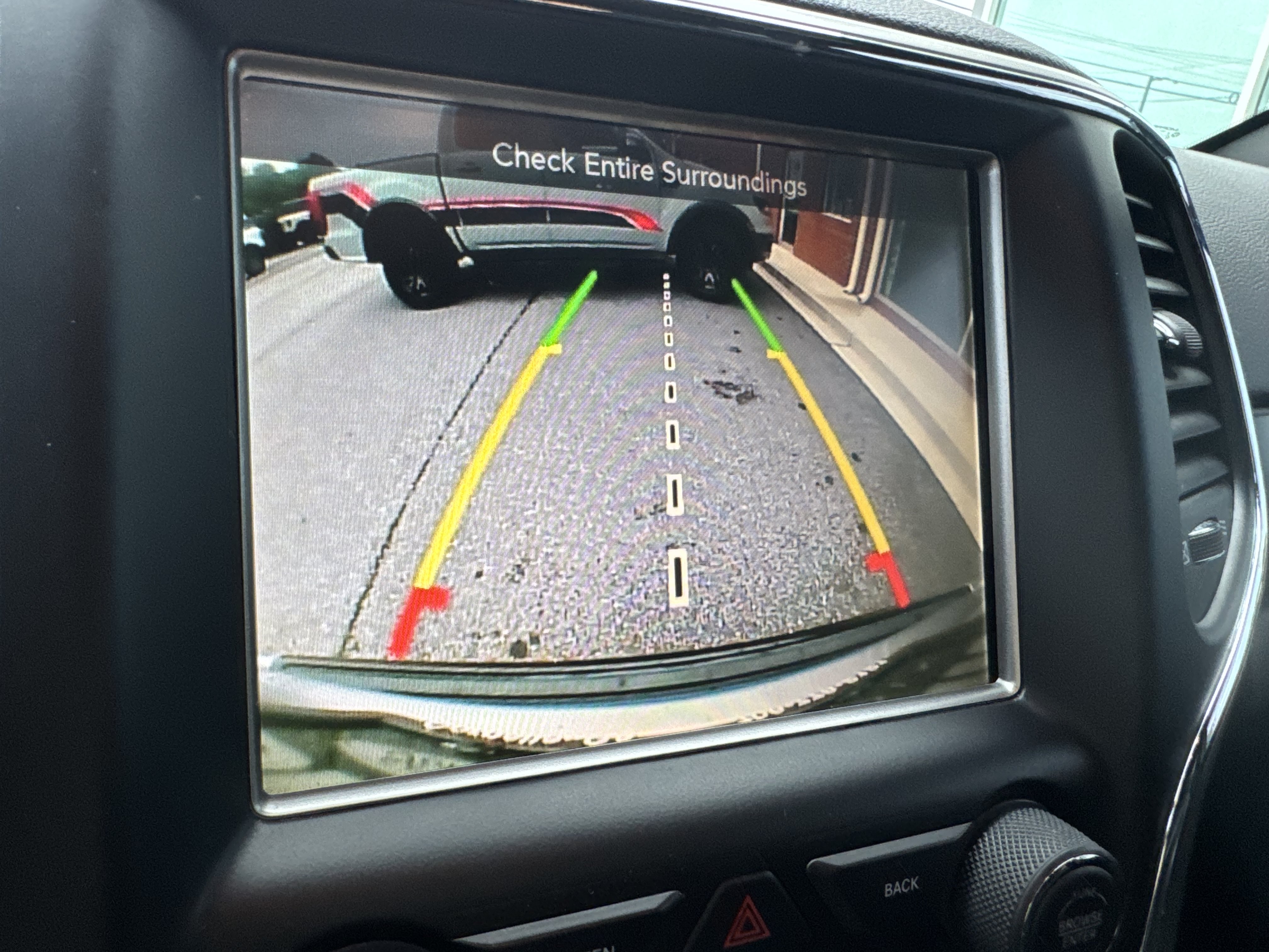Used 2017 Jeep Grand Cherokee Altitude RWD image 18