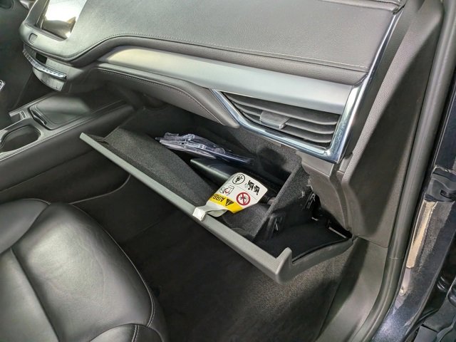 Certified 2022 Cadillac XT4 Premium Luxury w/ Enhanced Visibility Package image 33