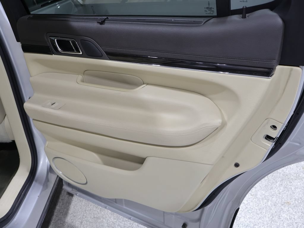 Used 2019 Lincoln MKT AWD image 25