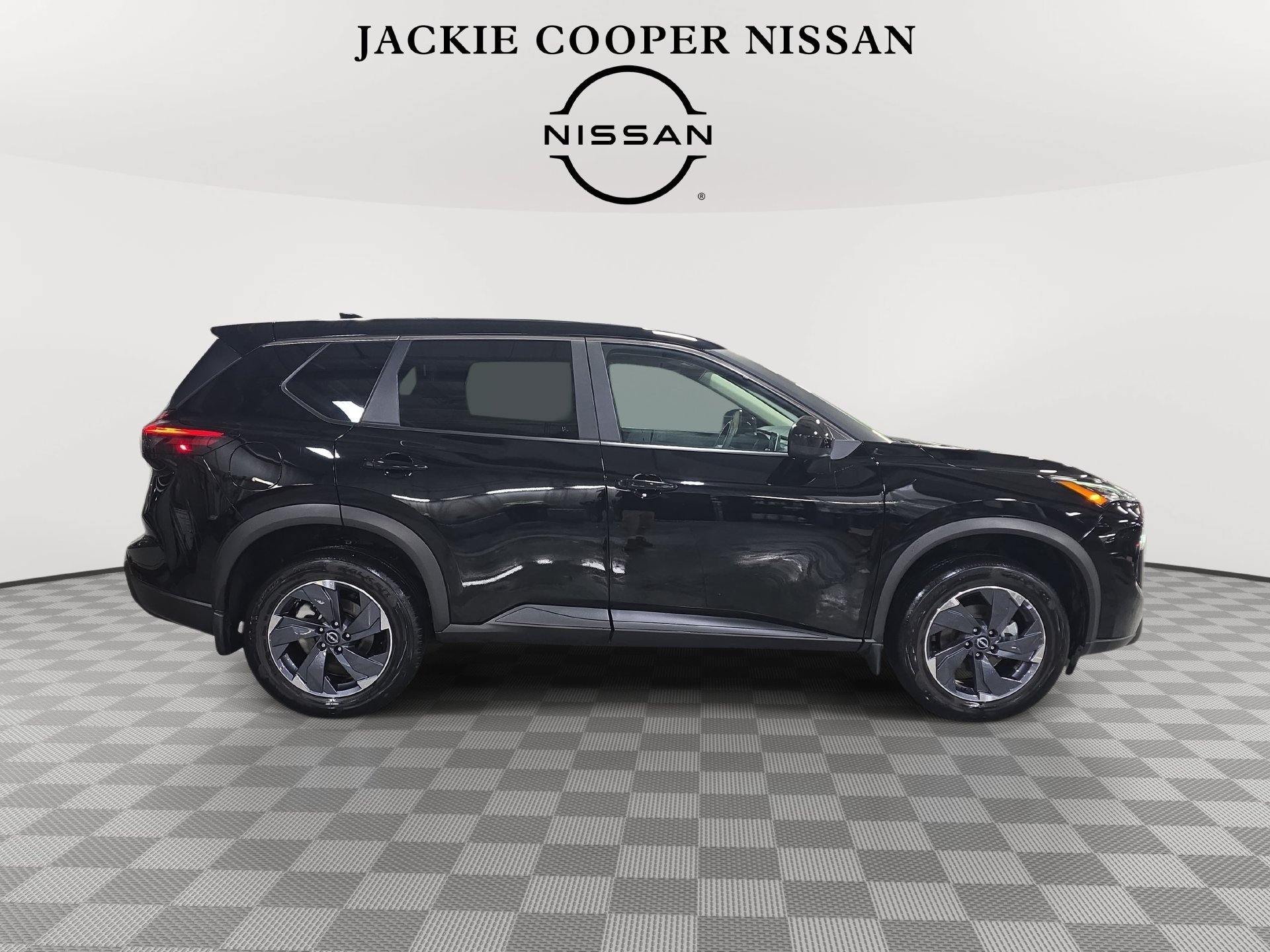 Certified 2026 Nissan Rogue SV FWD image 4