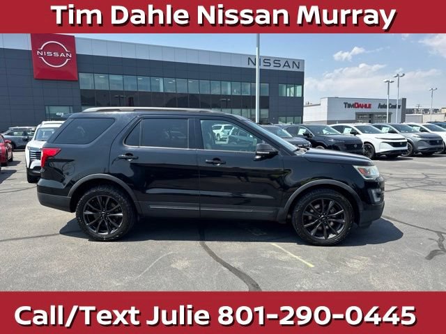 Used 2017 Ford Explorer XLT w/ Equipment Group 202A AWD/4WD image 10