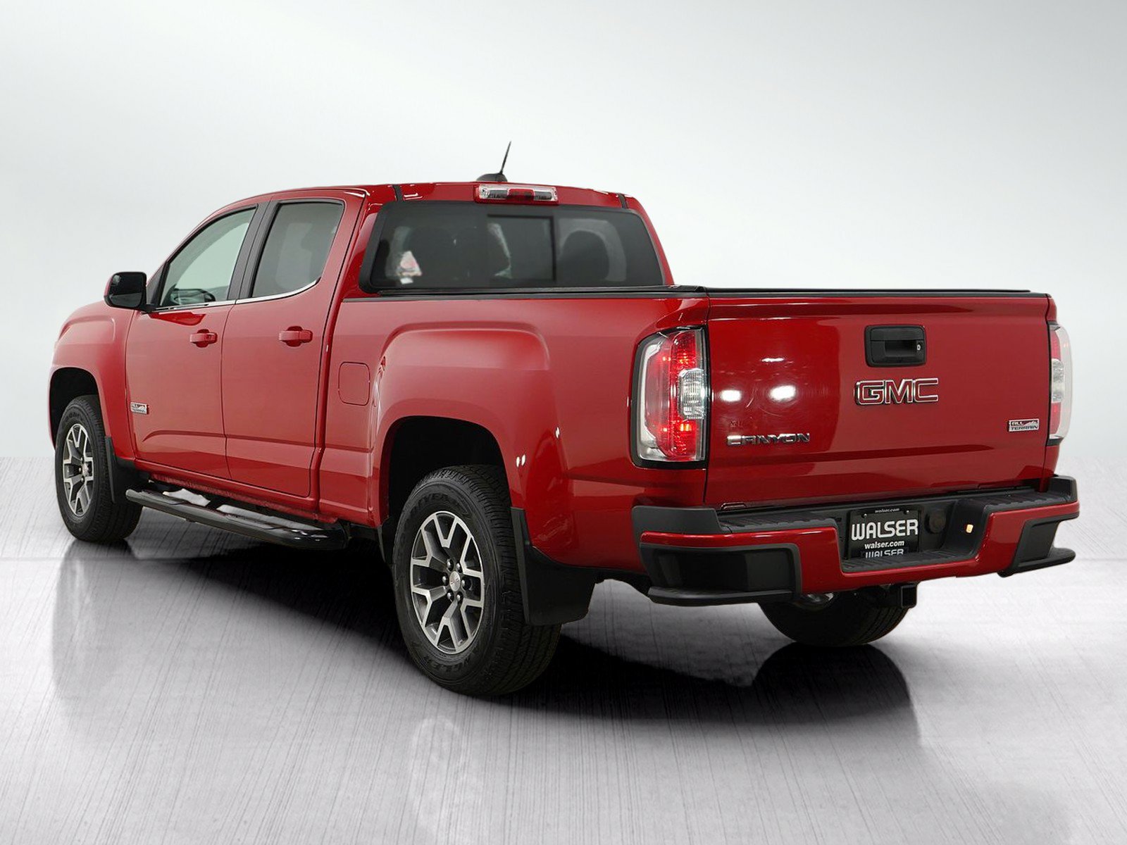 Used 2015 GMC Canyon SLE AWD/4WD image 5