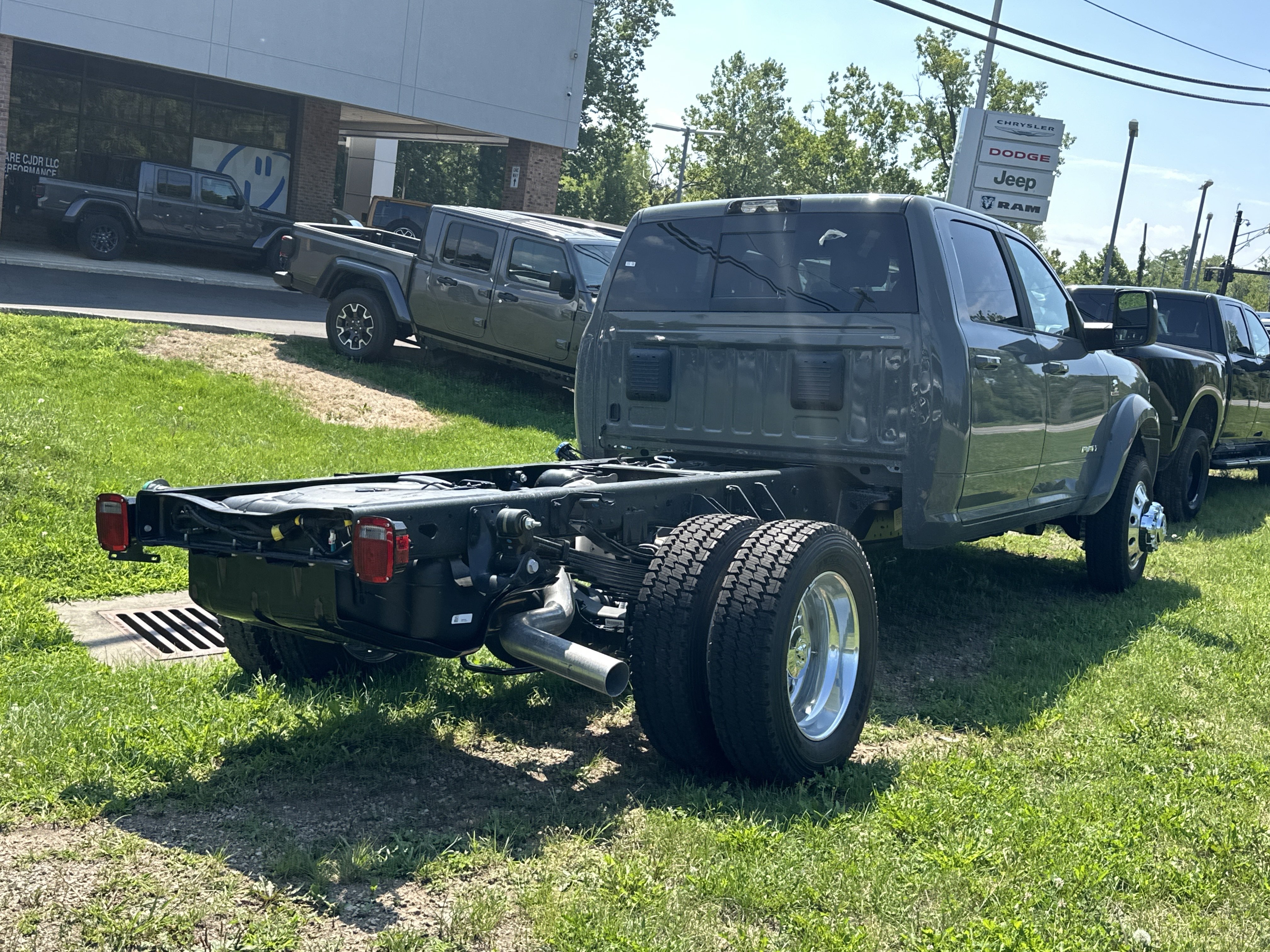 New 2026 RAM 5500 4x4 Crew Cab w/ Laramie Trim Package image 17