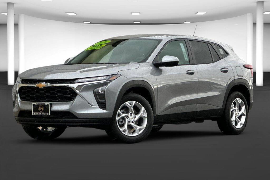 New 2026 Chevrolet Trax LS w/ LS Convenience Package image 2