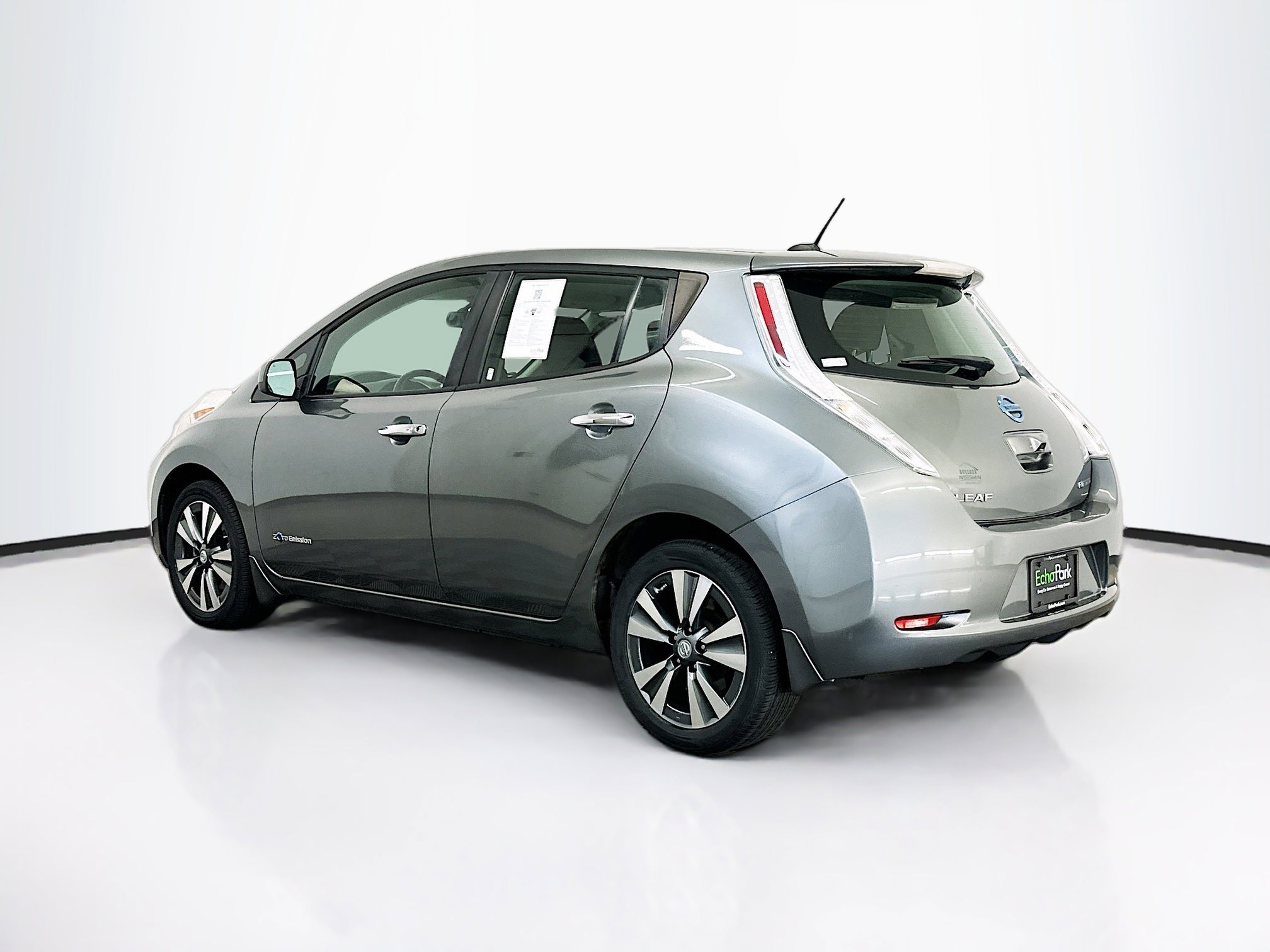 Used 2015 Nissan Leaf SV w/ LED & Quick Charge Package FWD image 5
