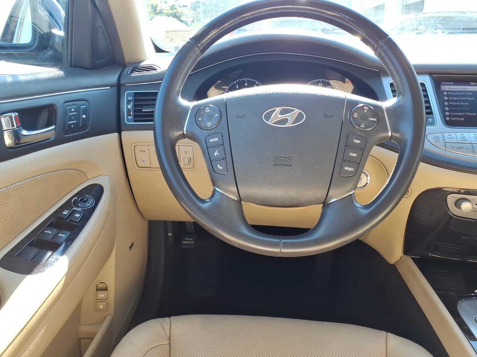 Used 2009 Hyundai Genesis 4.6 w/ Technology Pkg 5 RWD image 5