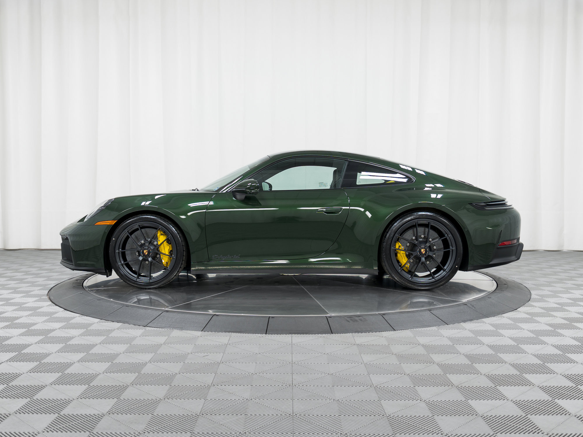 New 2026 Porsche 911 Carrera GTS RWD image 2