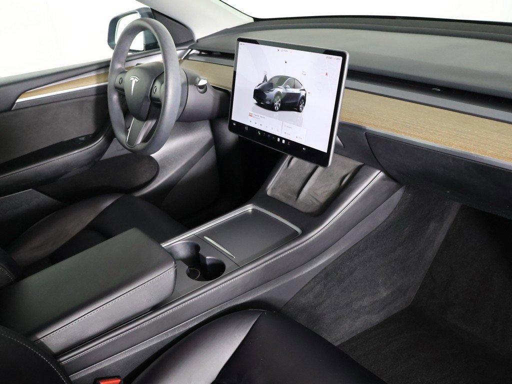 Used 2023 Tesla Model Y Long Range image 27