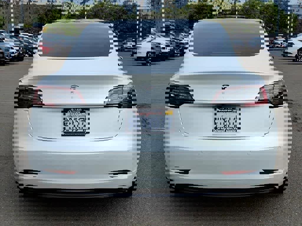 Used 2021 Tesla Model 3 Standard Range Plus image 5