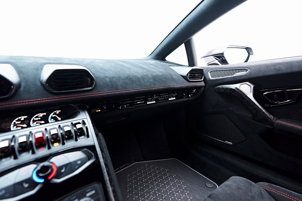 Used 2018 Lamborghini Huracan Performante image 91