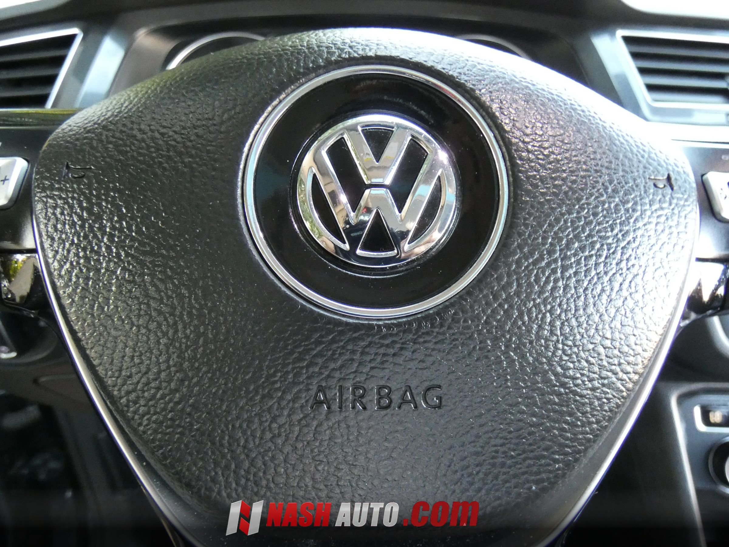 Used 2018 Volkswagen Tiguan SE w/ Panoramic Sunroof Package AWD/4WD image 61