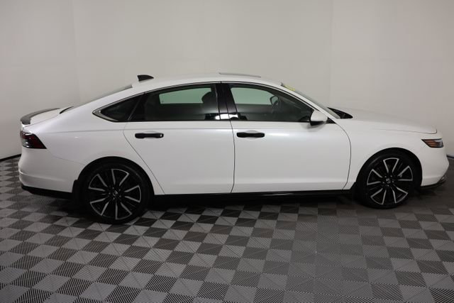Used 2023 Honda Accord Touring image 9