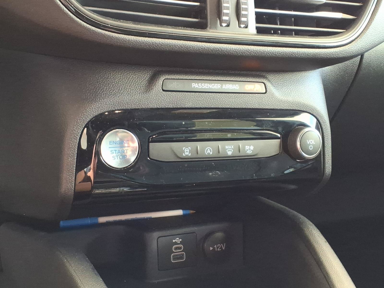 Used 2025 Ford Escape ST-Line w/ Tech Pack #1 FWD image 10