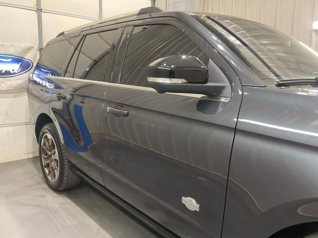 Used 2025 Ford Expedition King Ranch image 4