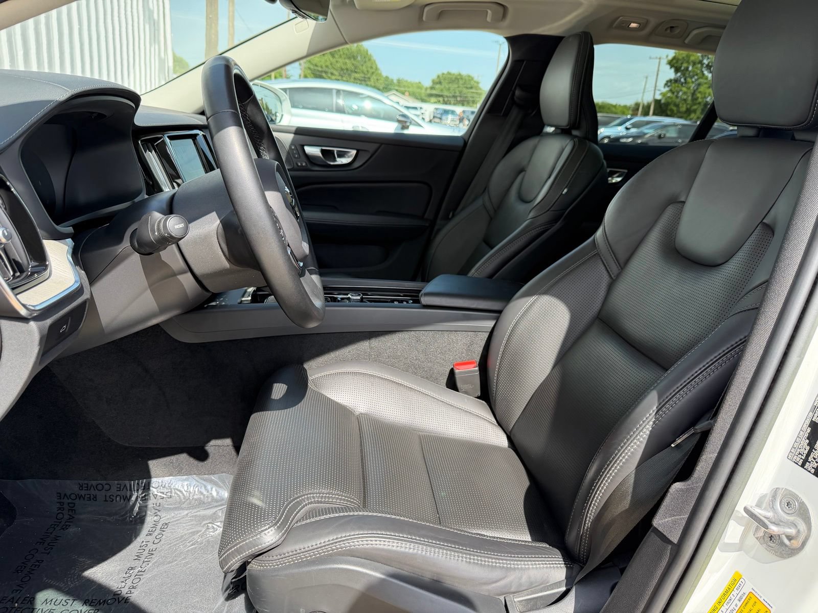 Used 2023 Volvo V60 B5 Cross Country Ultimate AWD/4WD image 22