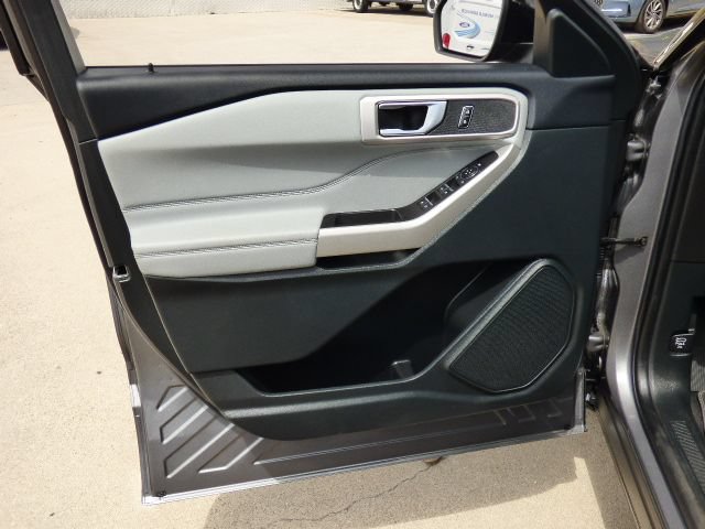 Used 2024 Ford Explorer XLT w/ Equipment Group 202A RWD image 25