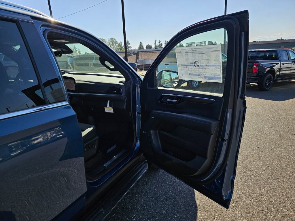 New 2026 Chevrolet Tahoe High Country w/ Sun And Tow Package AWD/4WD image 32