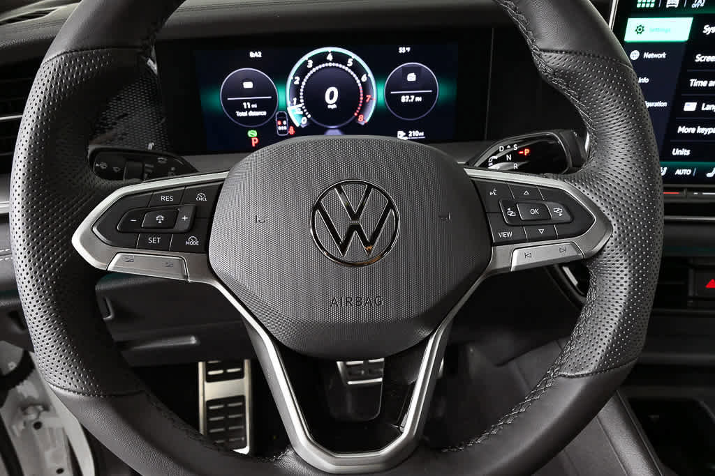 New 2026 Volkswagen Tiguan SE R-Line FWD image 8