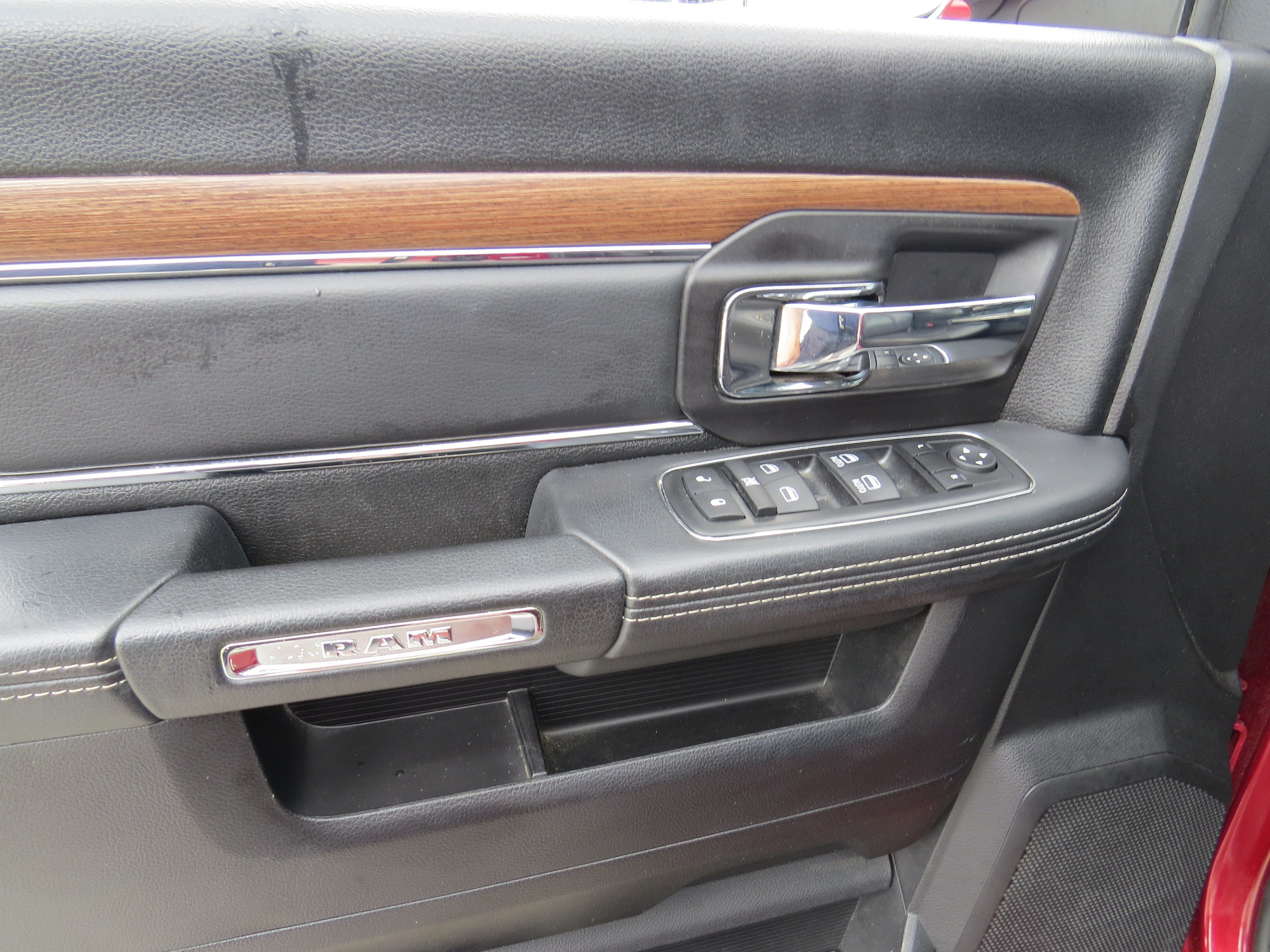 Used 2015 RAM 1500 Laramie w/ Convenience Group AWD/4WD image 20