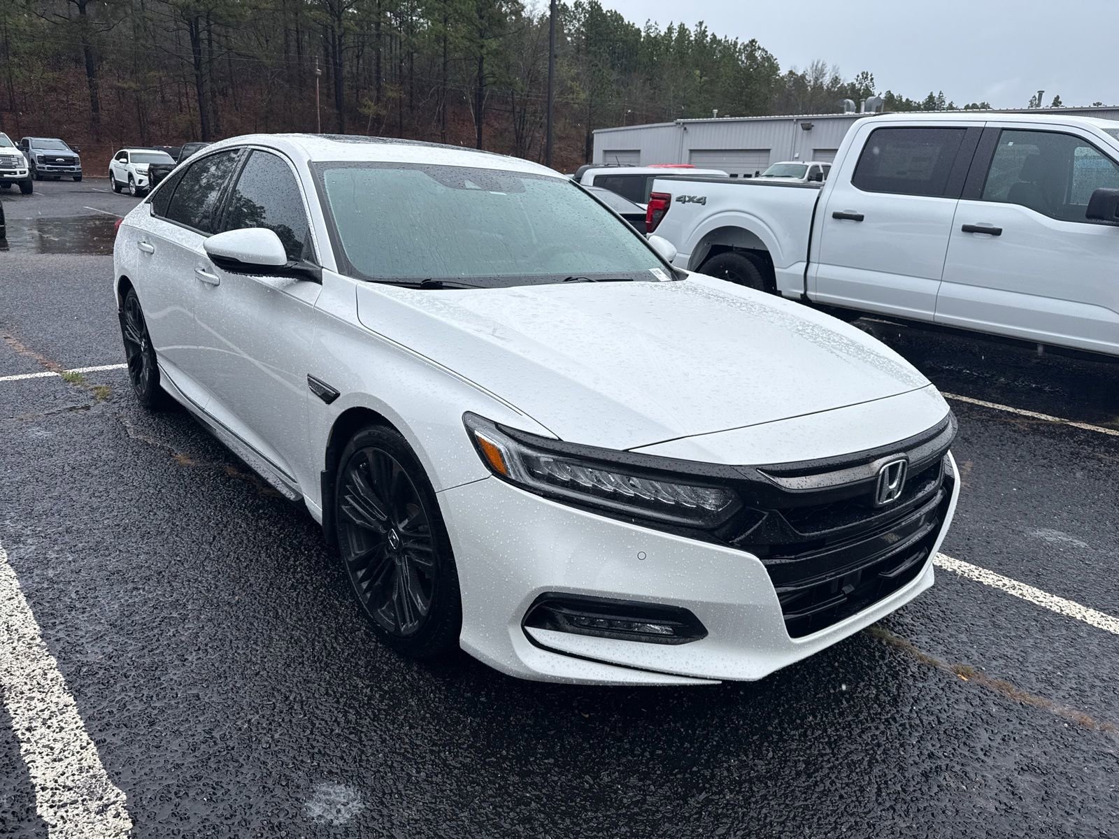 Used 2018 Honda Accord Touring image 1