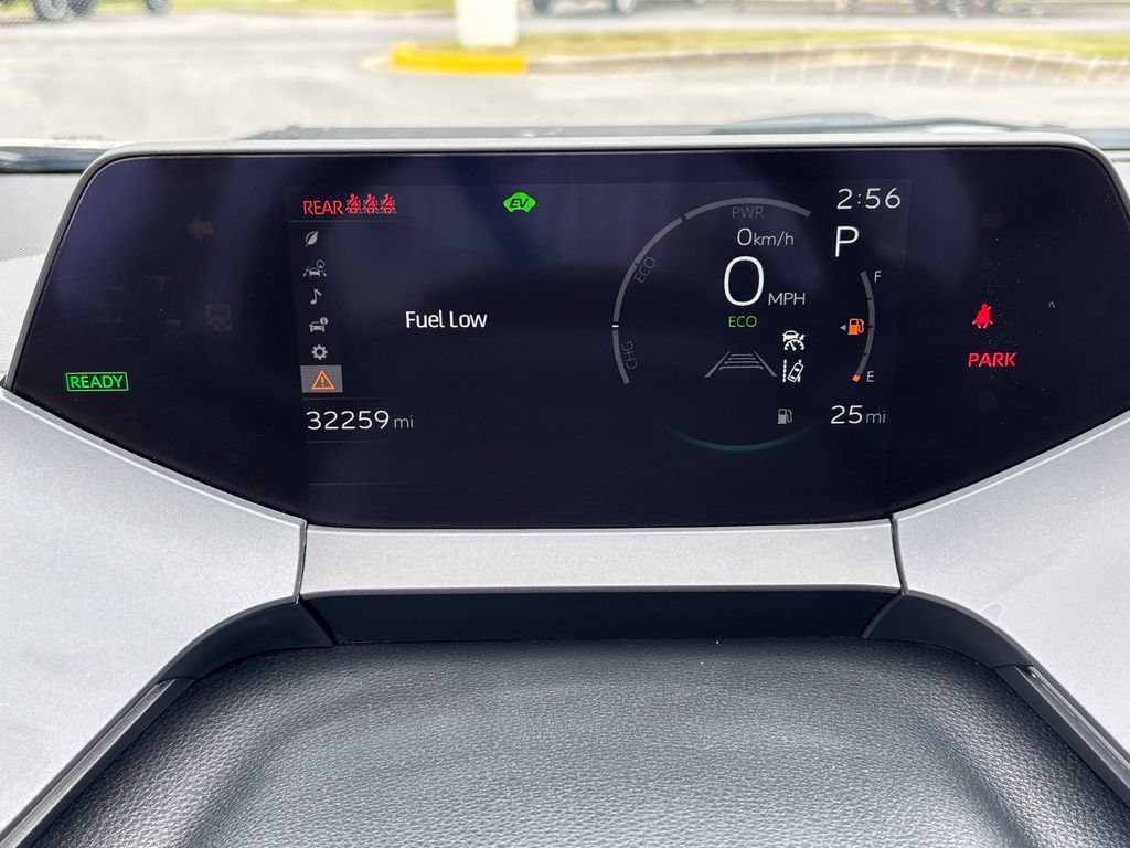 Used 2025 Toyota Prius LE AWD/4WD image 29