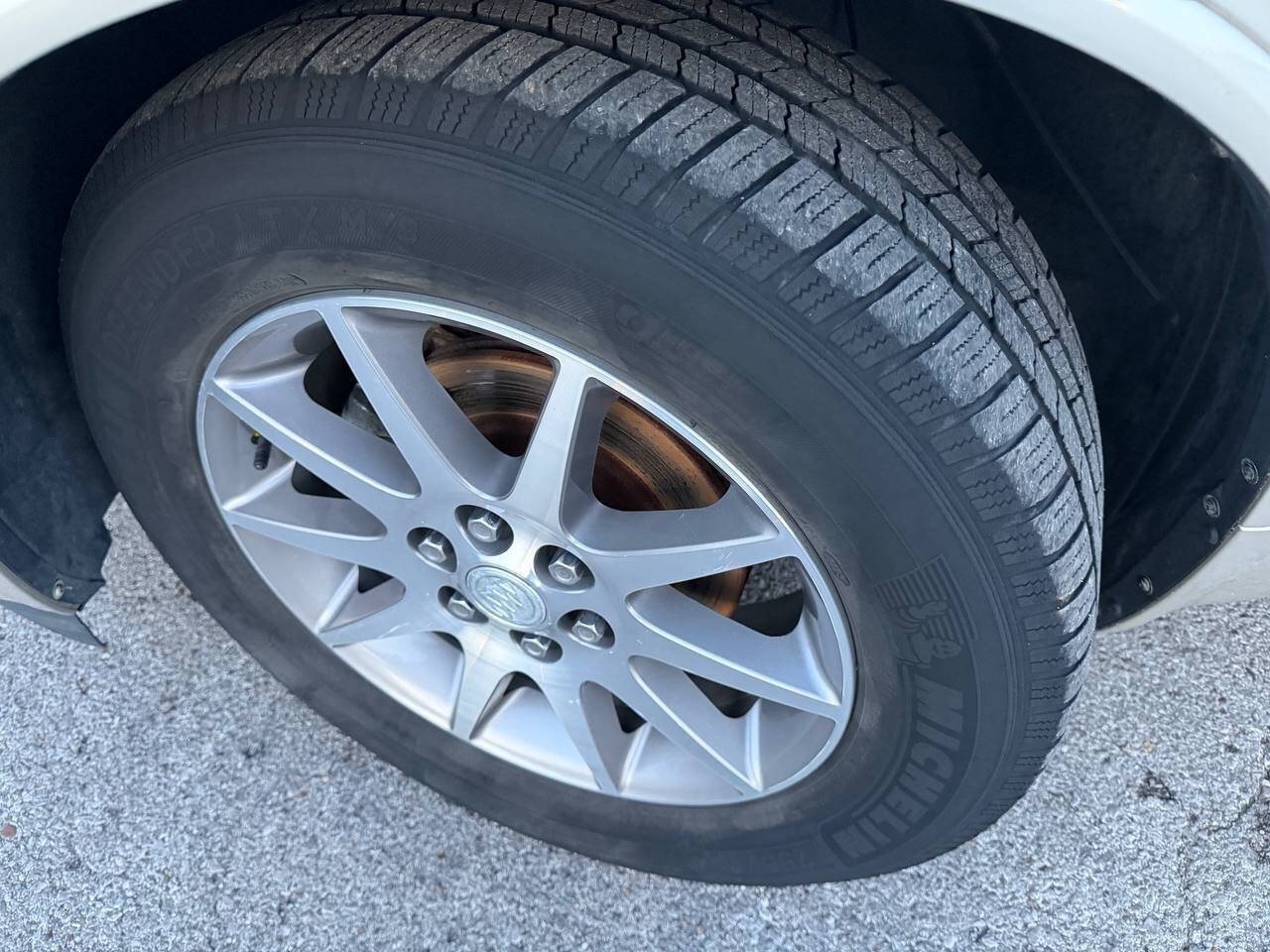 Used 2014 Buick Enclave Leather AWD/4WD image 36