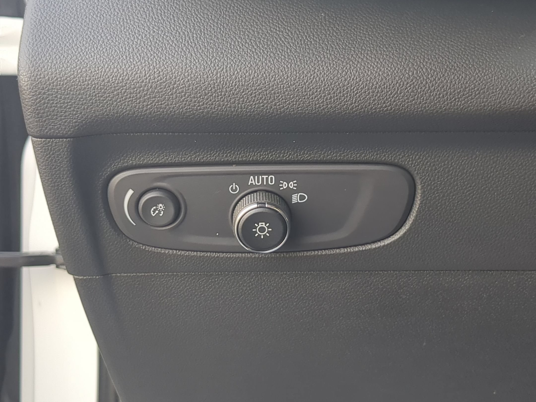 Certified 2023 Buick Envision Preferred AWD/4WD image 16