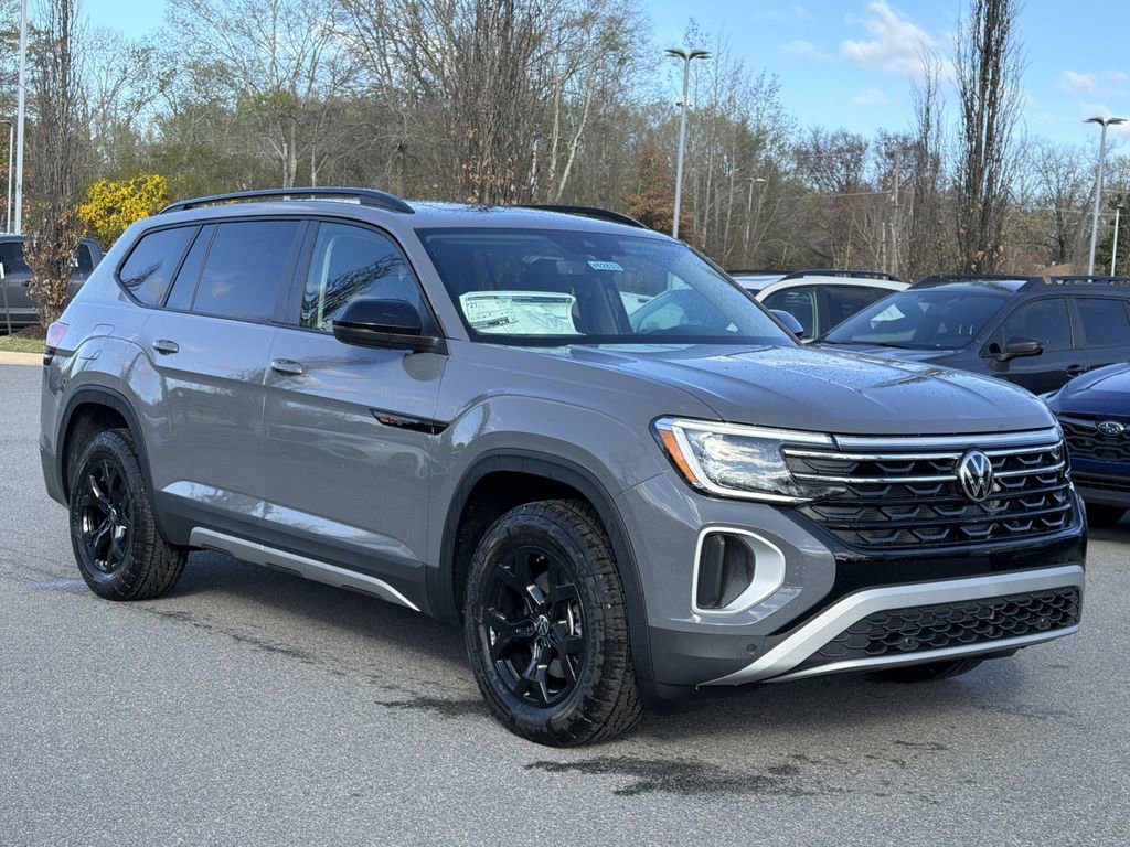 New 2026 Volkswagen Atlas Peak Edition image 7