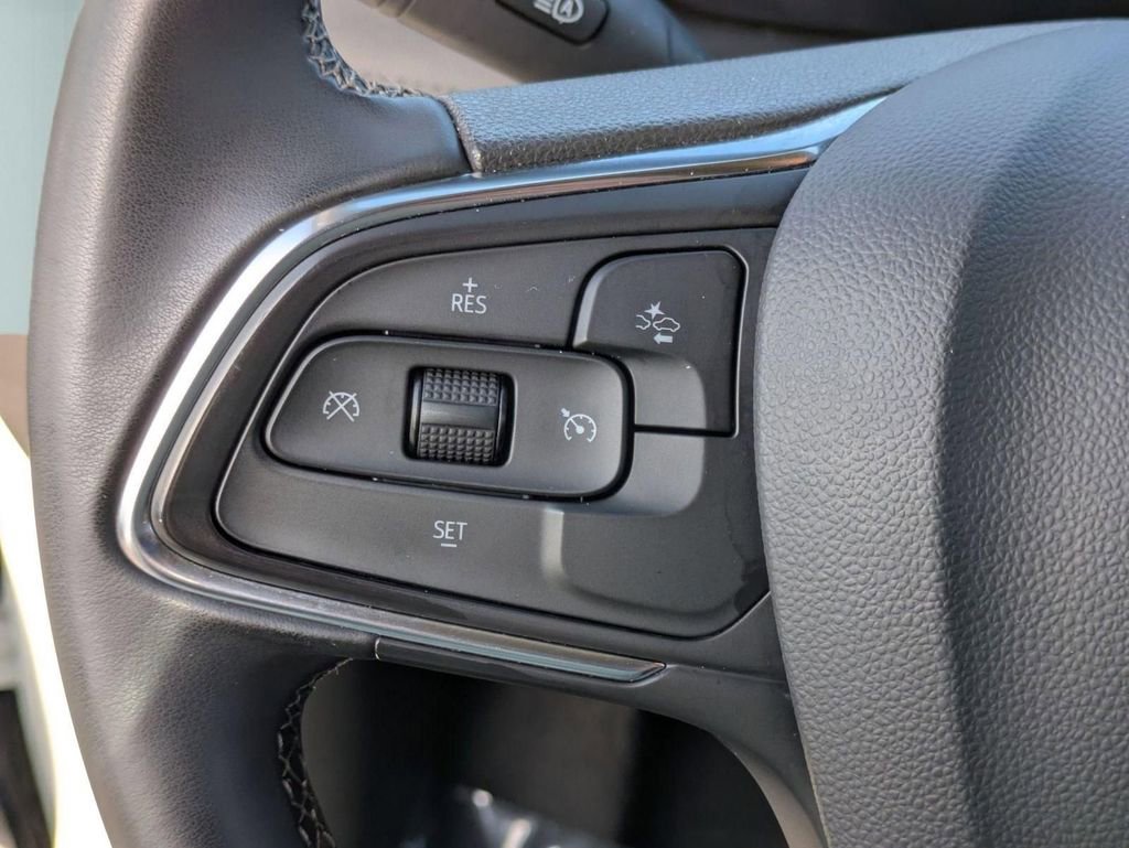 Used 2025 Buick Encore GX Preferred FWD image 17