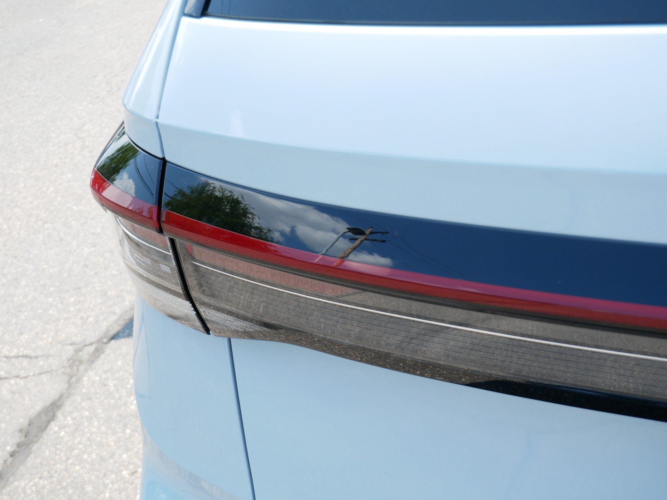 Certified 2025 Volkswagen Taos SE AWD/4WD image 17