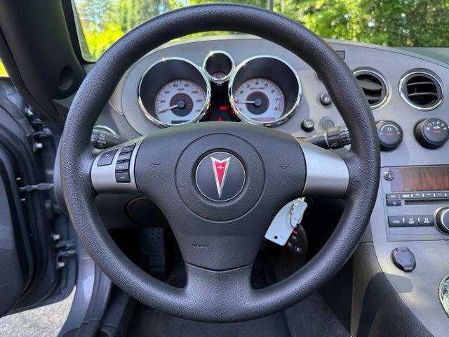 Used 2008 Pontiac Solstice Convertible w/ Preferred Package RWD image 14