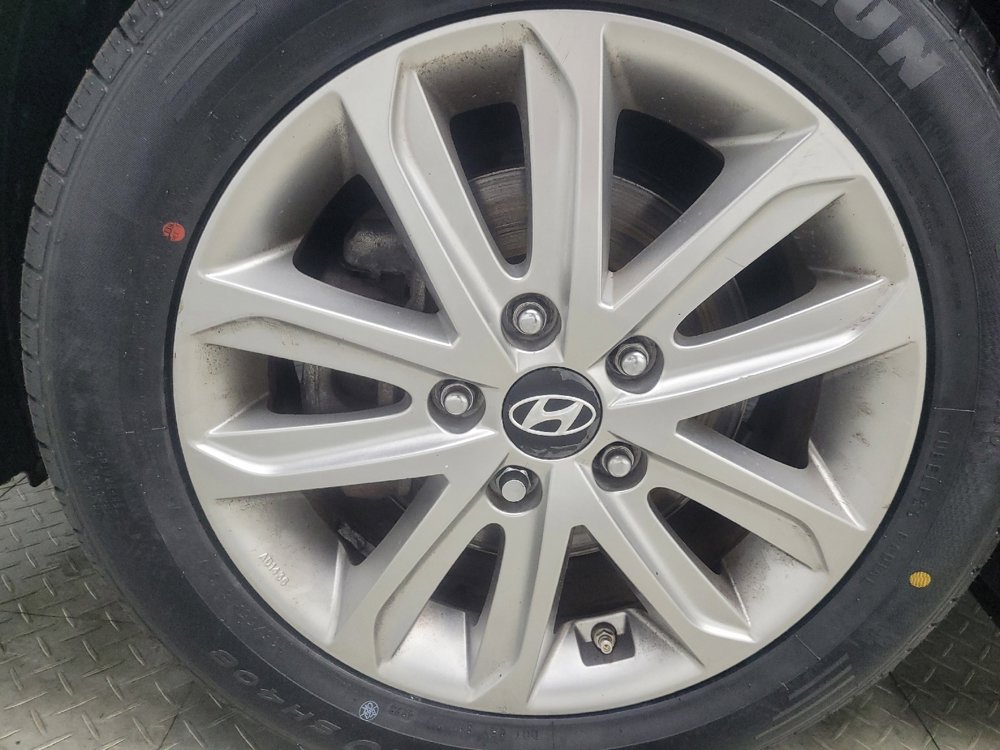 Used 2015 Hyundai Elantra SE w/ Option Group 03 FWD image 31