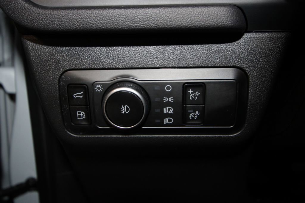 Used 2025 Ford Escape SE image 9