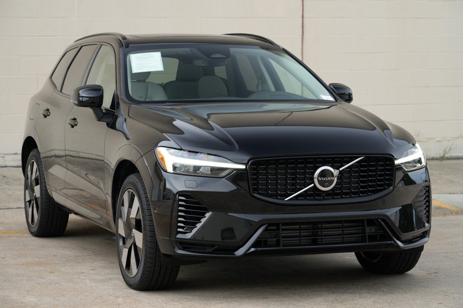Used 2025 Volvo XC60 T8 Plus w/ Protection Package Premier AWD/4WD image 56