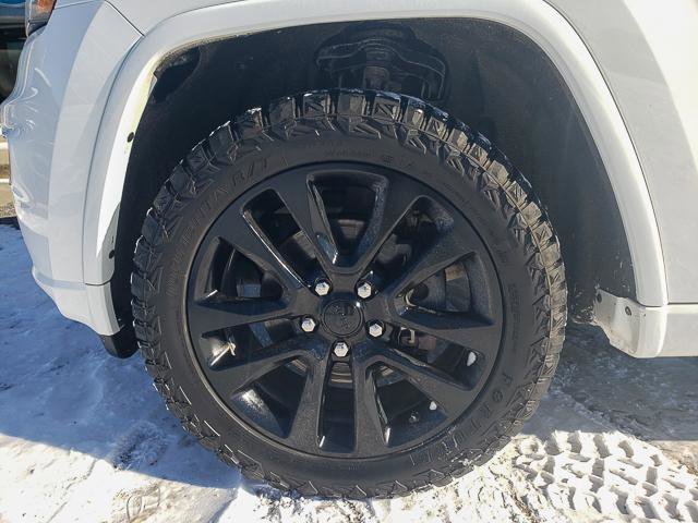 Used 2020 Jeep Grand Cherokee Altitude image 28