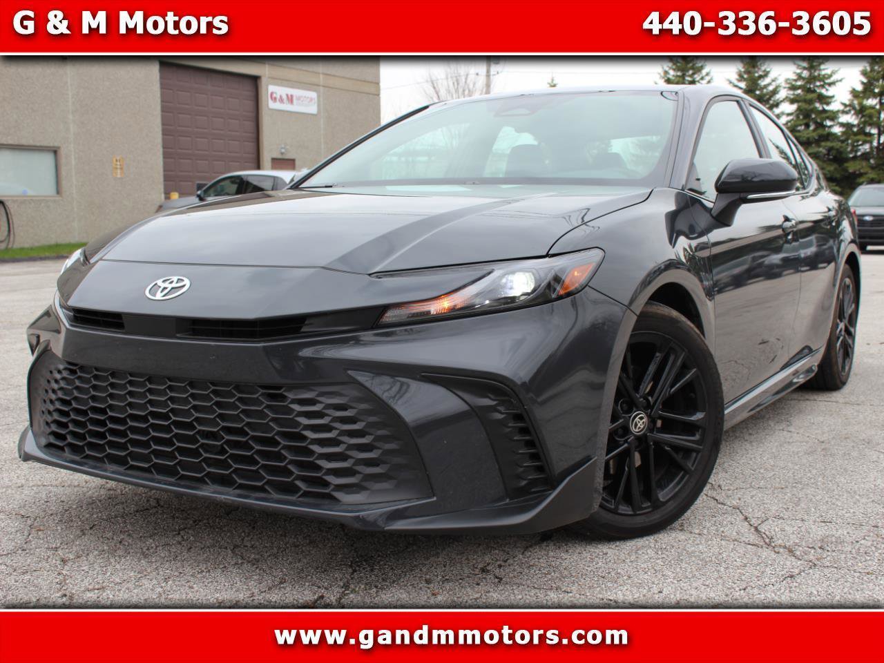 Used 2025 Toyota Camry SE image 1
